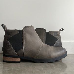 Sorel Woman’s Emelie Chelsea Boot in Quarry SIZE 9